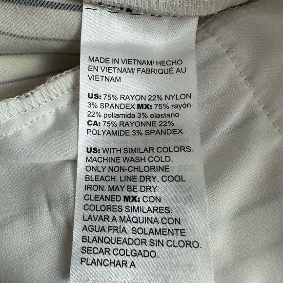 Chico’s Crop Pant size 10 Cream Stripe - Picture 5 of 6